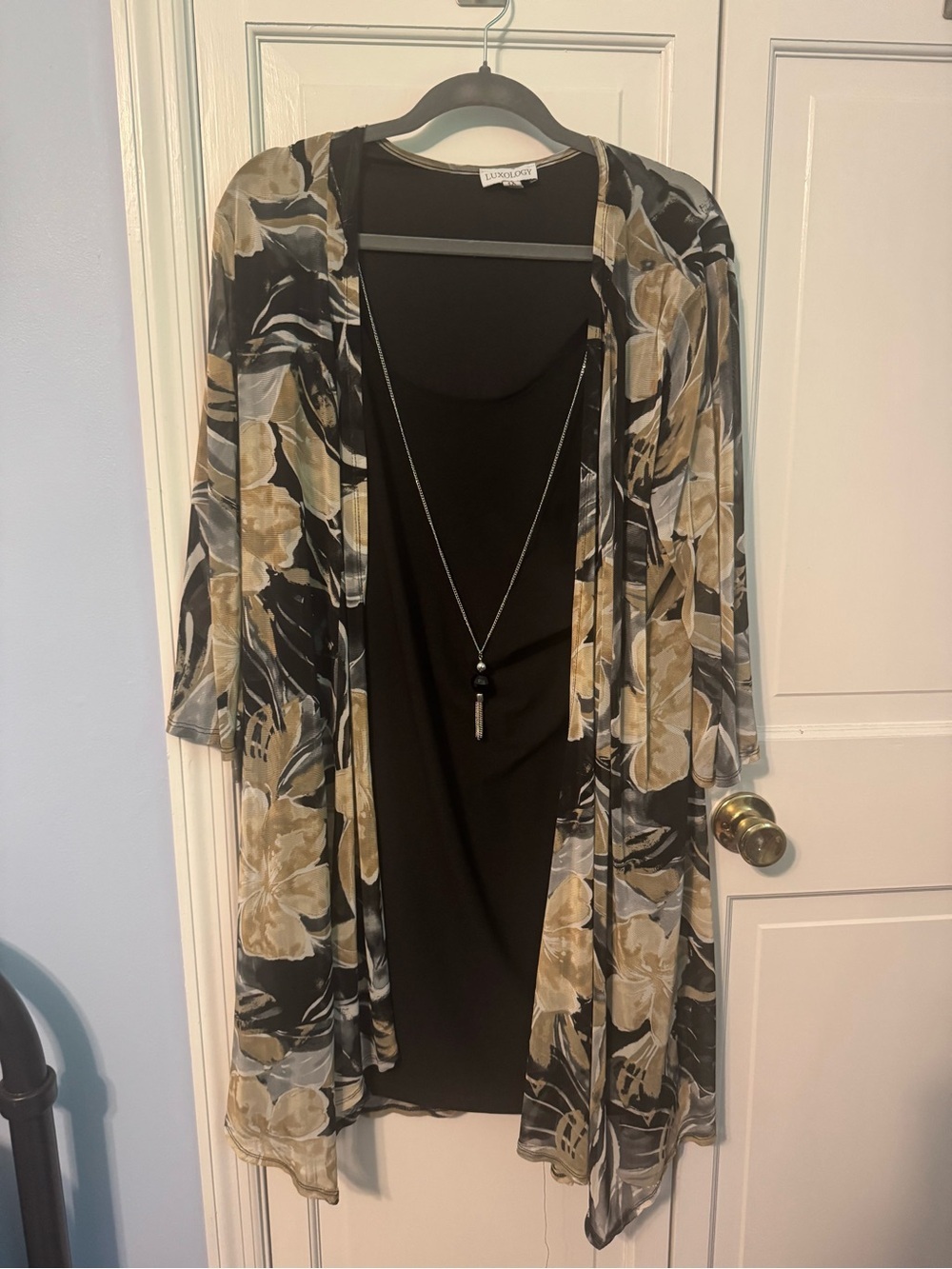 Gorgeous ElegabtLuxology 1X Black Dress with Floral Mesh Cardigan & Necklace Set - Picture 7 of 7